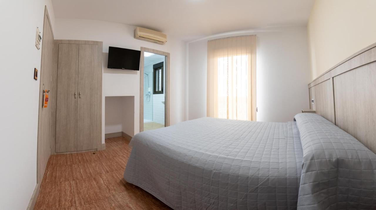Hostal Vinuela San Pedro de Merida Ngoại thất bức ảnh